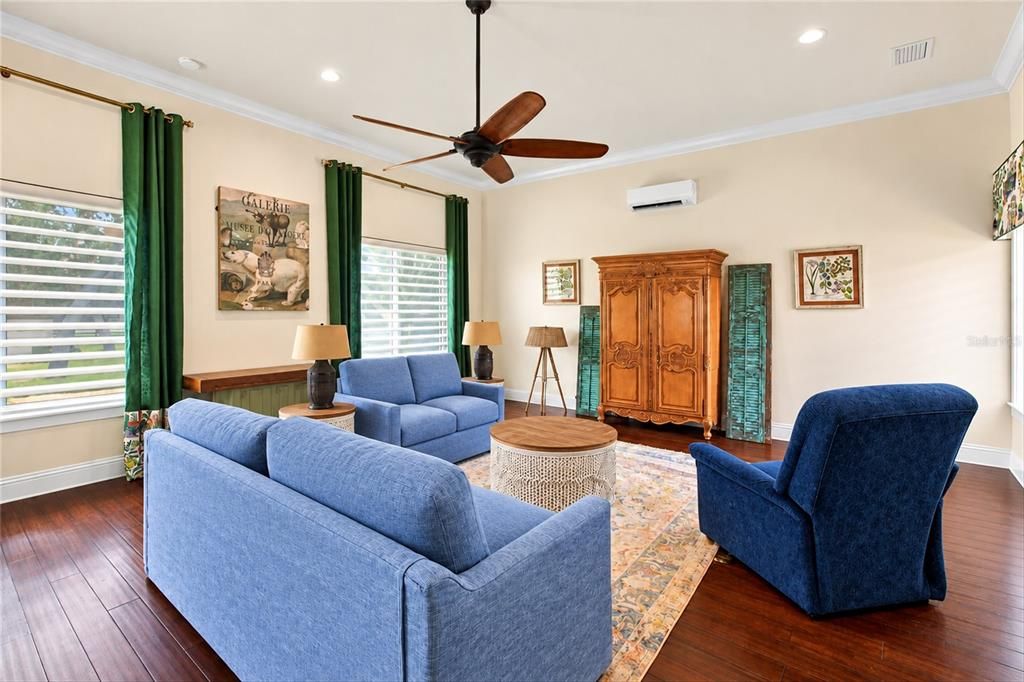 For Sale: $1,599,000 (3 beds, 4 baths, 3636 Square Feet)
