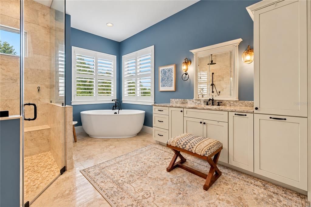 For Sale: $1,599,000 (3 beds, 4 baths, 3636 Square Feet)