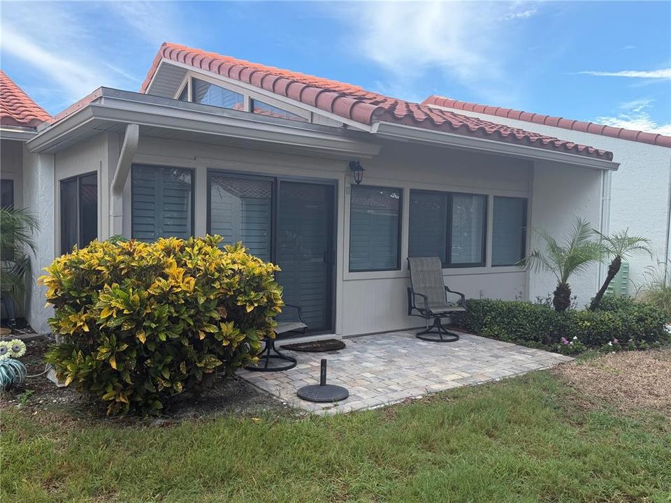 For Rent: $5,000 (2 beds, 2 baths, 1032 Square Feet)