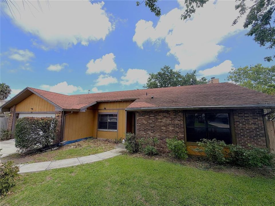 En Venta: $299,900 (3 camas, 2 baños, 1666 Pies cuadrados)