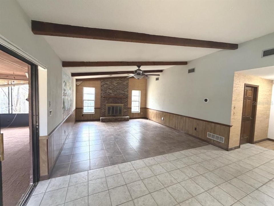 En Venta: $299,900 (3 camas, 2 baños, 1666 Pies cuadrados)