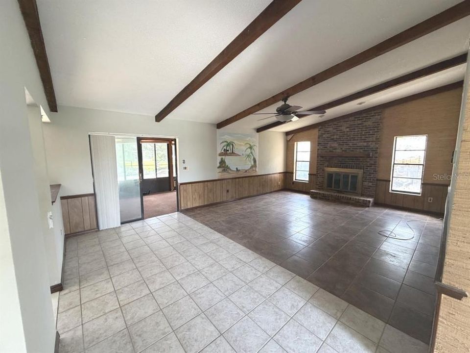 En Venta: $299,900 (3 camas, 2 baños, 1666 Pies cuadrados)