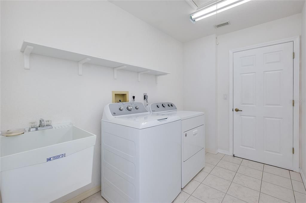 For Sale: $459,000 (3 beds, 2 baths, 2172 Square Feet)