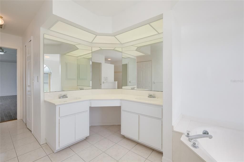 For Sale: $459,000 (3 beds, 2 baths, 2172 Square Feet)