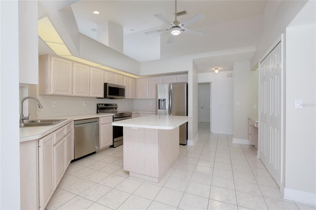 For Sale: $459,000 (3 beds, 2 baths, 2172 Square Feet)