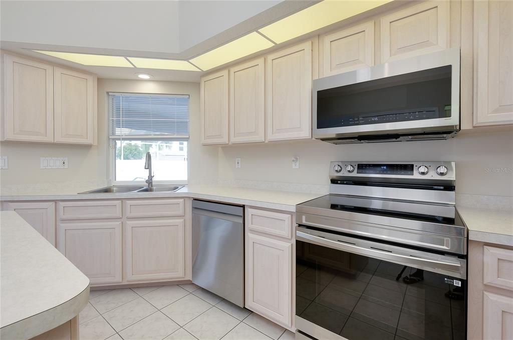 For Sale: $459,000 (3 beds, 2 baths, 2172 Square Feet)
