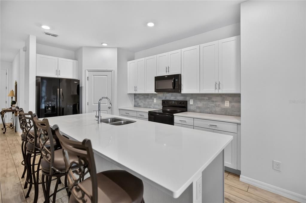 For Sale: $335,000 (4 beds, 2 baths, 1890 Square Feet)
