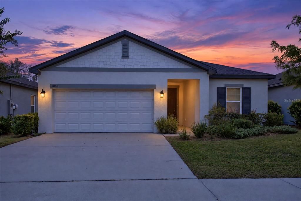 For Sale: $335,000 (4 beds, 2 baths, 1890 Square Feet)