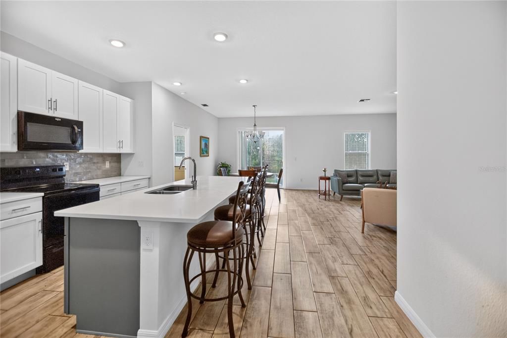 For Sale: $335,000 (4 beds, 2 baths, 1890 Square Feet)