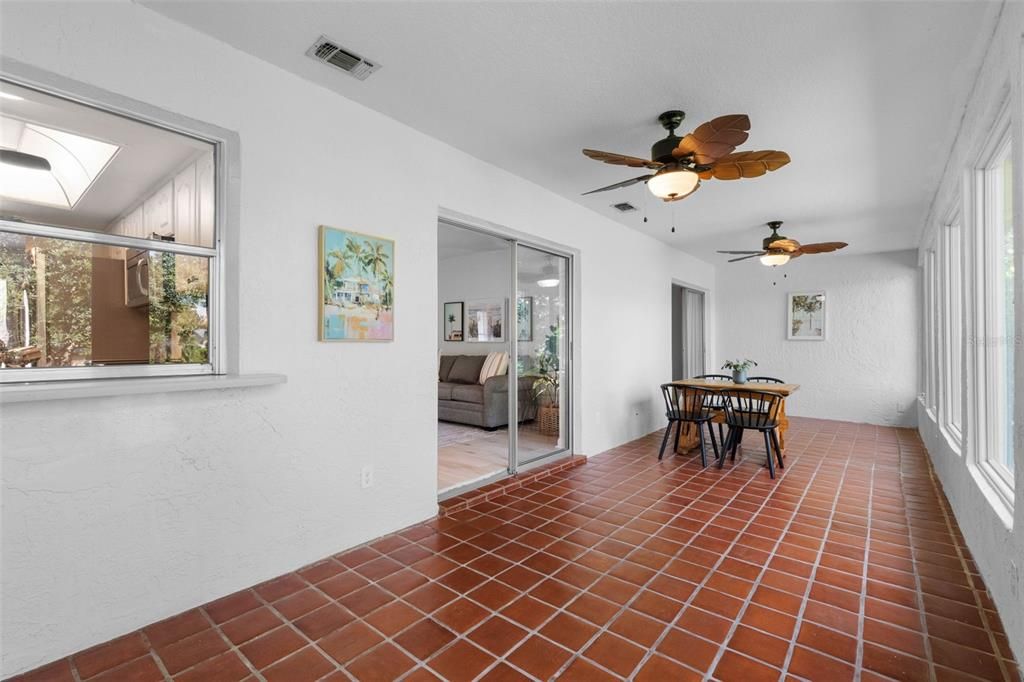 En Venta: $435,500 (2 camas, 2 baños, 1879 Pies cuadrados)
