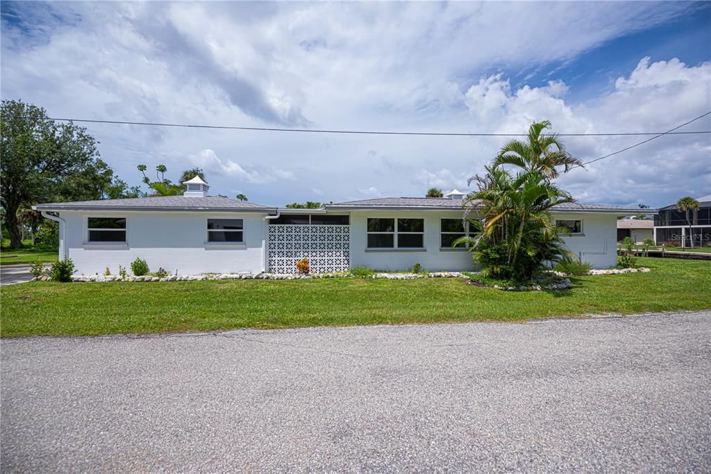 For Sale: $499,876 (3 beds, 2 baths, 1354 Square Feet)