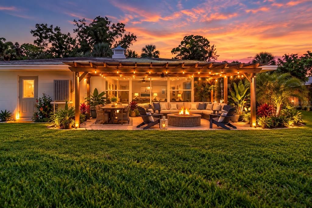 For Sale: $499,876 (3 beds, 2 baths, 1354 Square Feet)