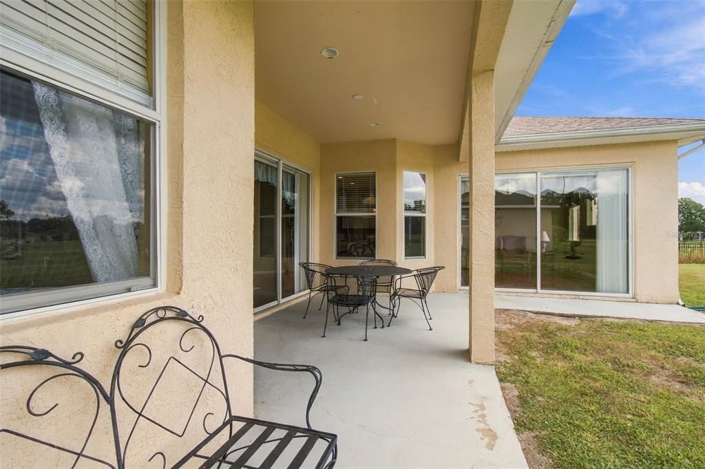 For Sale: $339,900 (3 beds, 2 baths, 2028 Square Feet)