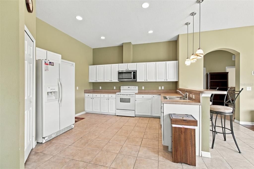 For Sale: $339,900 (3 beds, 2 baths, 2028 Square Feet)