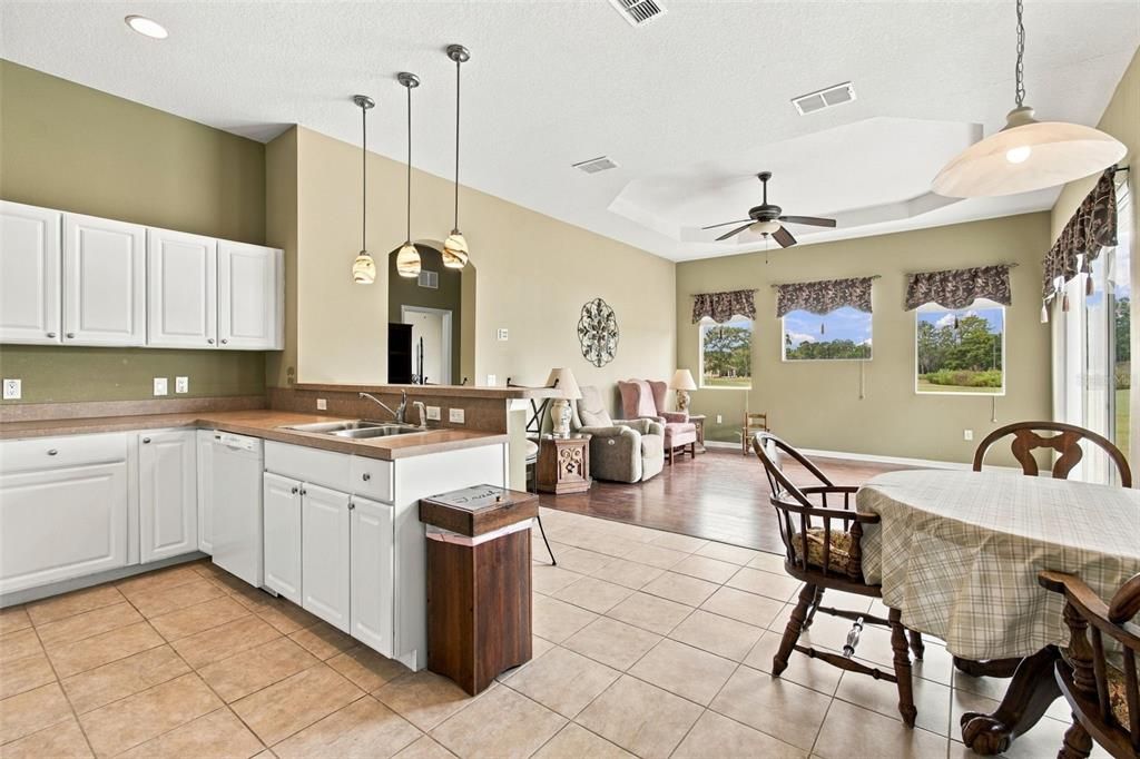 For Sale: $339,900 (3 beds, 2 baths, 2028 Square Feet)