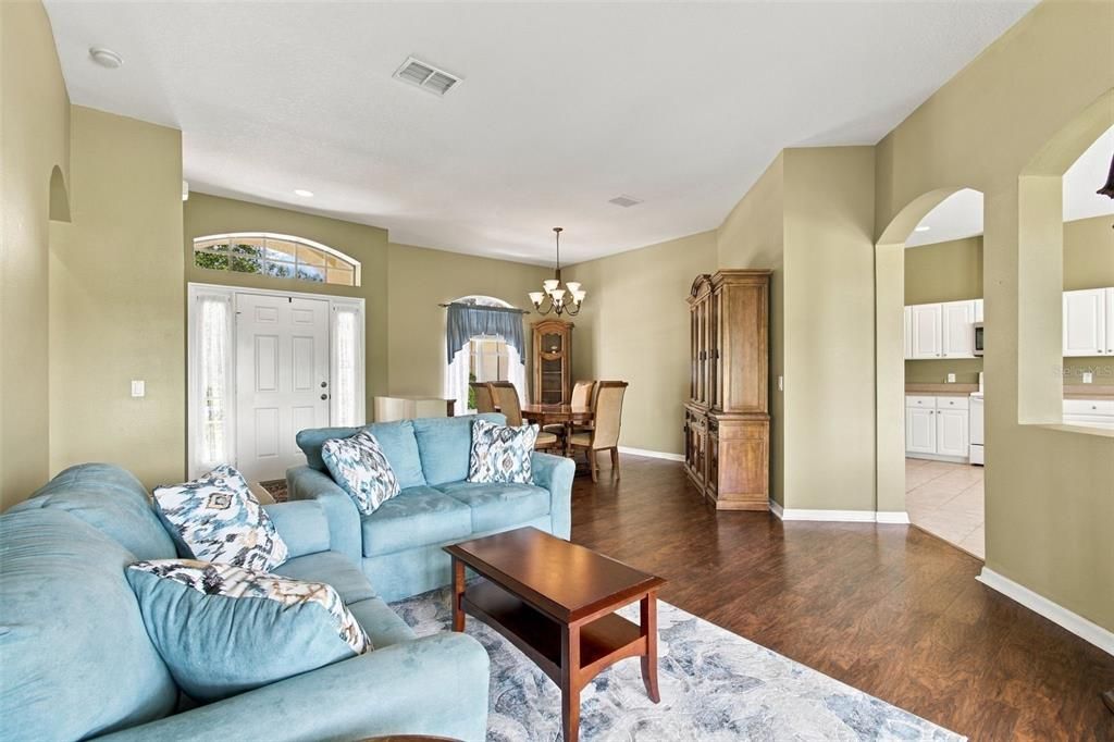 For Sale: $339,900 (3 beds, 2 baths, 2028 Square Feet)
