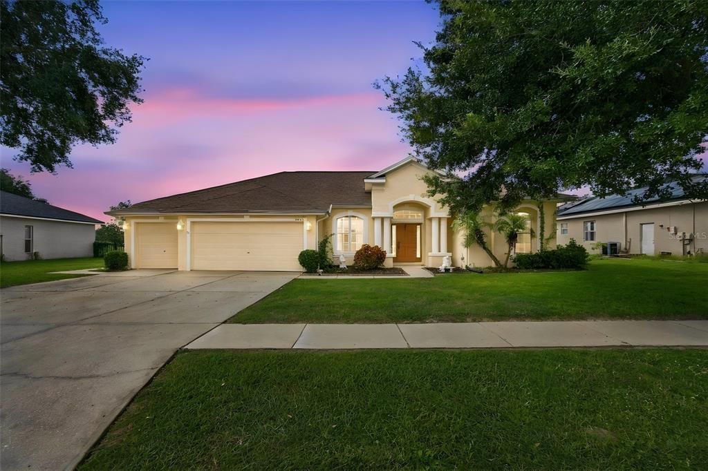 For Sale: $339,900 (3 beds, 2 baths, 2028 Square Feet)