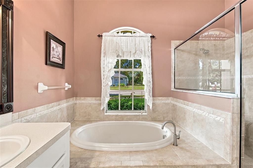 For Sale: $339,900 (3 beds, 2 baths, 2028 Square Feet)