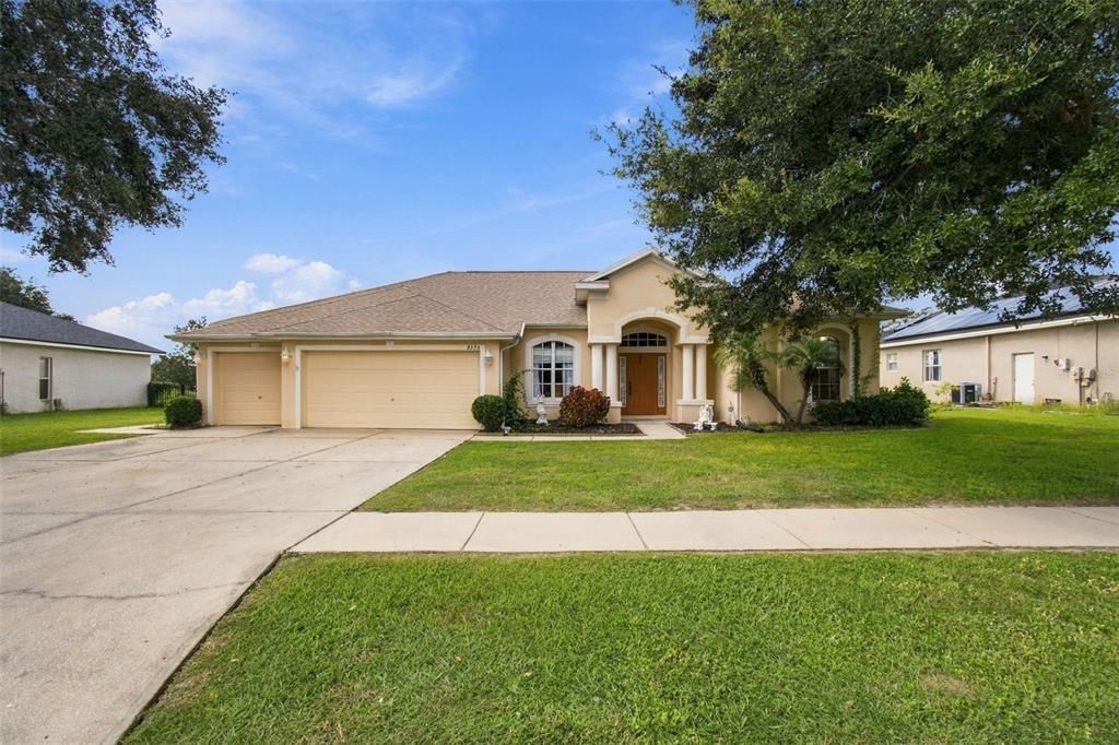 For Sale: $339,900 (3 beds, 2 baths, 2028 Square Feet)