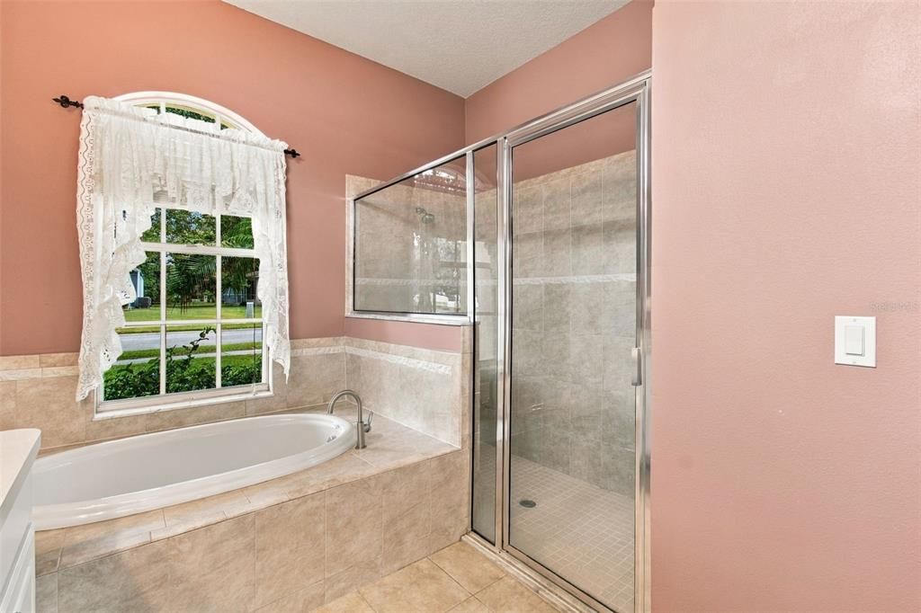 For Sale: $339,900 (3 beds, 2 baths, 2028 Square Feet)