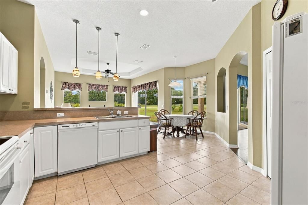 For Sale: $339,900 (3 beds, 2 baths, 2028 Square Feet)