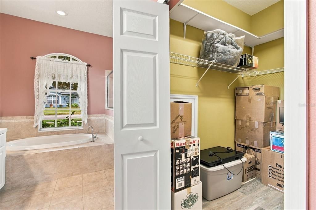 For Sale: $339,900 (3 beds, 2 baths, 2028 Square Feet)