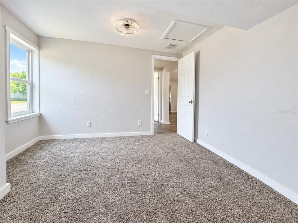 For Sale: $184,900 (2 beds, 1 baths, 752 Square Feet)