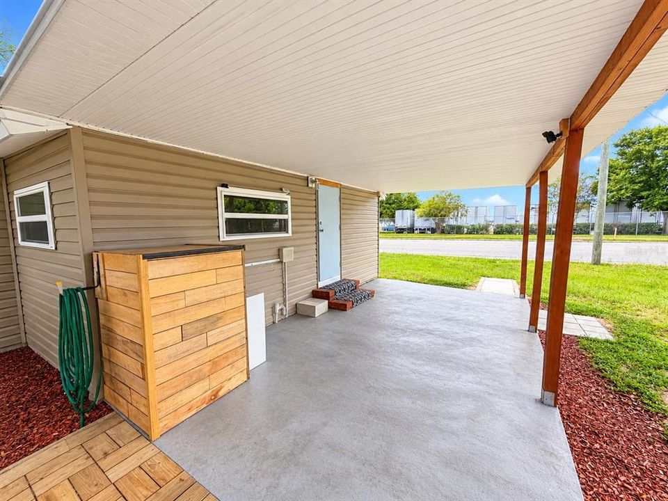 For Sale: $184,900 (2 beds, 1 baths, 752 Square Feet)