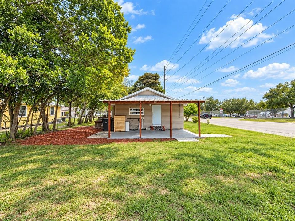 For Sale: $184,900 (2 beds, 1 baths, 752 Square Feet)