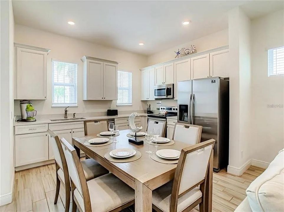 For Rent: $3,300 (3 beds, 3 baths, 1564 Square Feet)