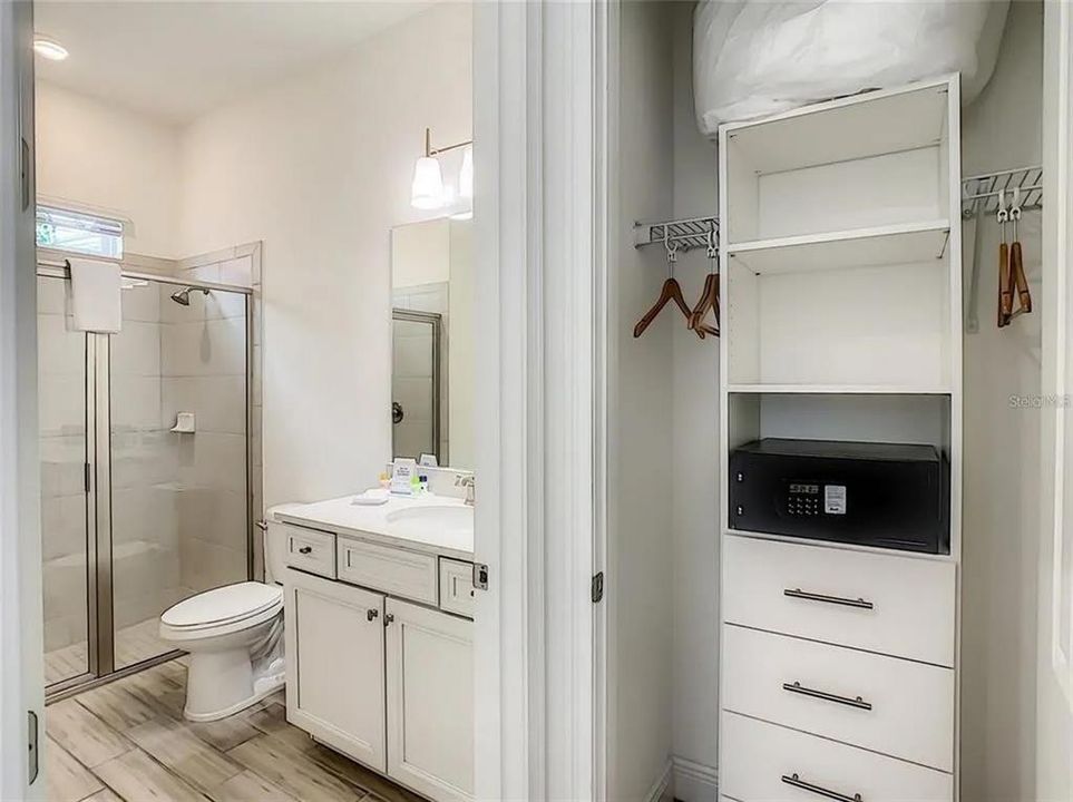 For Rent: $3,300 (3 beds, 3 baths, 1564 Square Feet)
