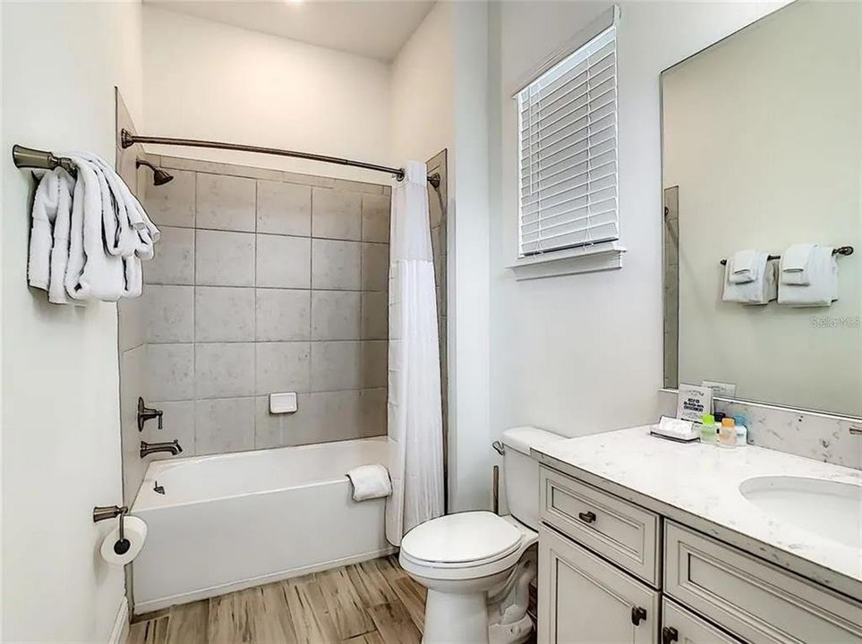 For Rent: $3,300 (3 beds, 3 baths, 1564 Square Feet)