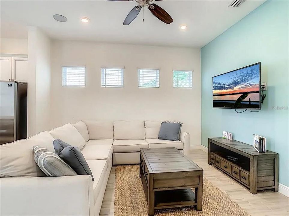 For Rent: $3,300 (3 beds, 3 baths, 1564 Square Feet)