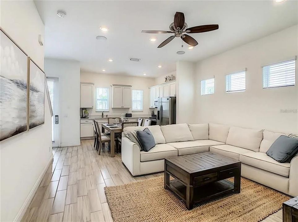 For Rent: $3,300 (3 beds, 3 baths, 1564 Square Feet)