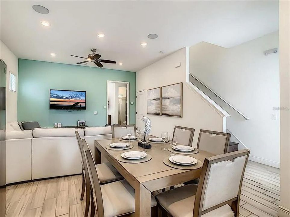 For Rent: $3,300 (3 beds, 3 baths, 1564 Square Feet)