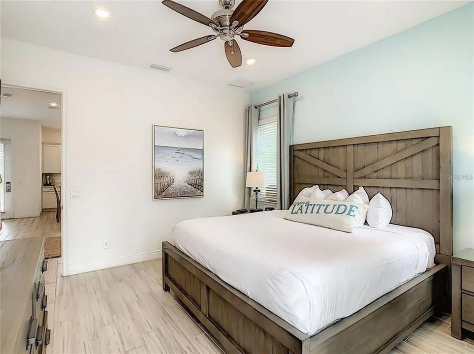 For Rent: $3,300 (3 beds, 3 baths, 1564 Square Feet)