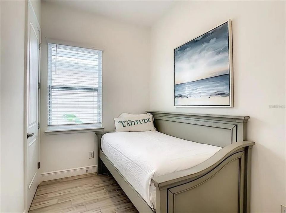 For Rent: $3,300 (3 beds, 3 baths, 1564 Square Feet)