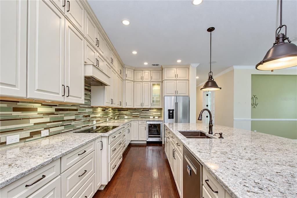 For Sale: $625,000 (3 beds, 2 baths, 2640 Square Feet)