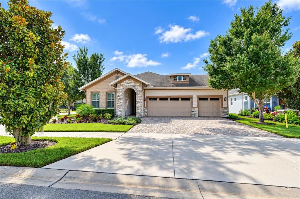 For Sale: $625,000 (3 beds, 2 baths, 2640 Square Feet)
