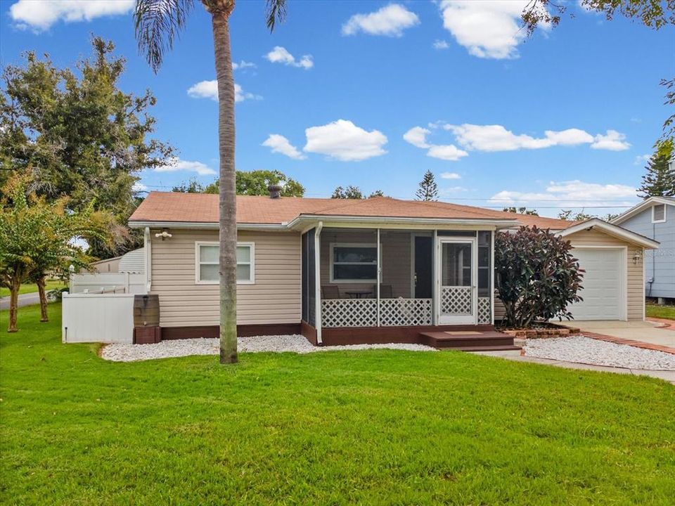 For Sale: $345,000 (2 beds, 2 baths, 1158 Square Feet)