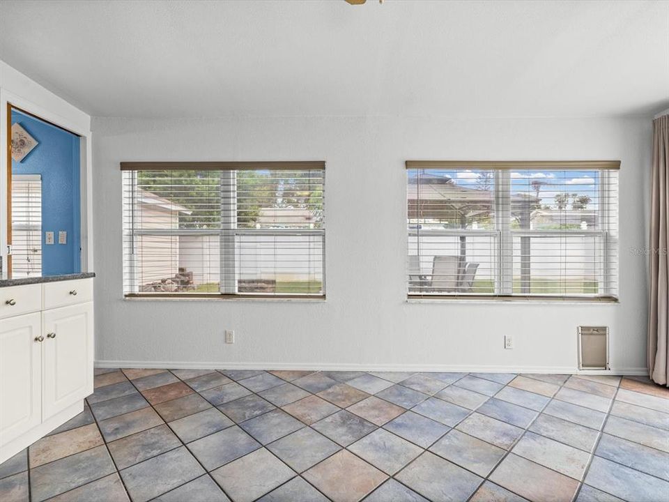 For Sale: $345,000 (2 beds, 2 baths, 1158 Square Feet)