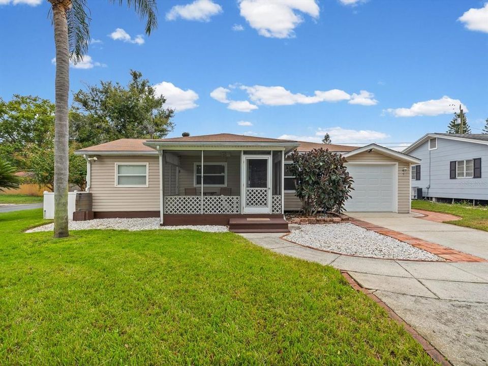 For Sale: $345,000 (2 beds, 2 baths, 1158 Square Feet)