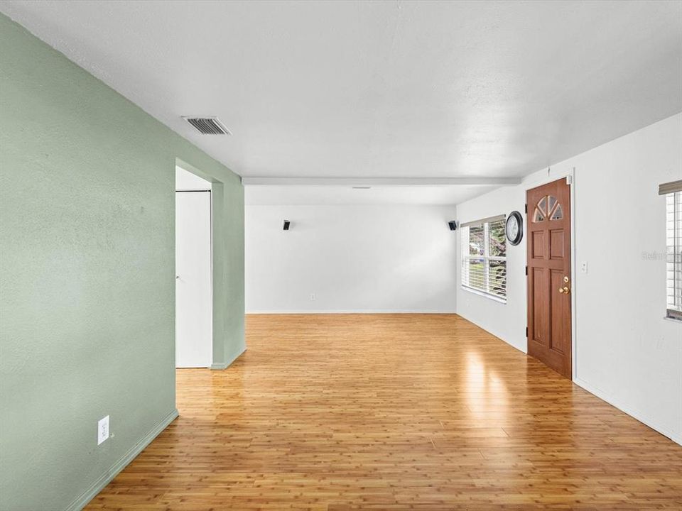 For Sale: $345,000 (2 beds, 2 baths, 1158 Square Feet)