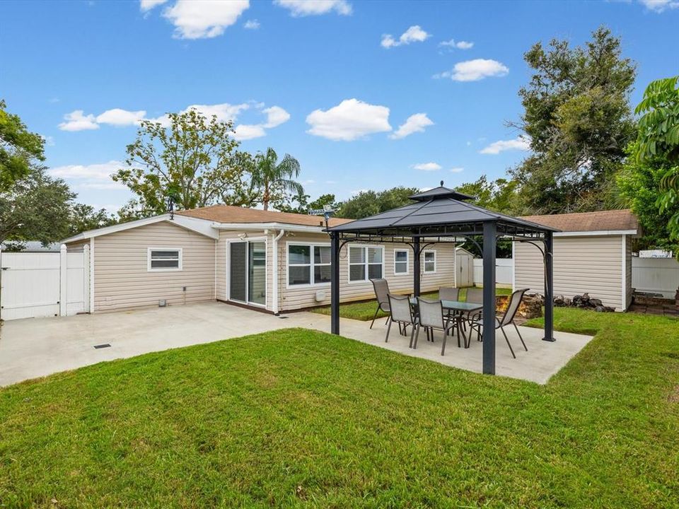 For Sale: $345,000 (2 beds, 2 baths, 1158 Square Feet)
