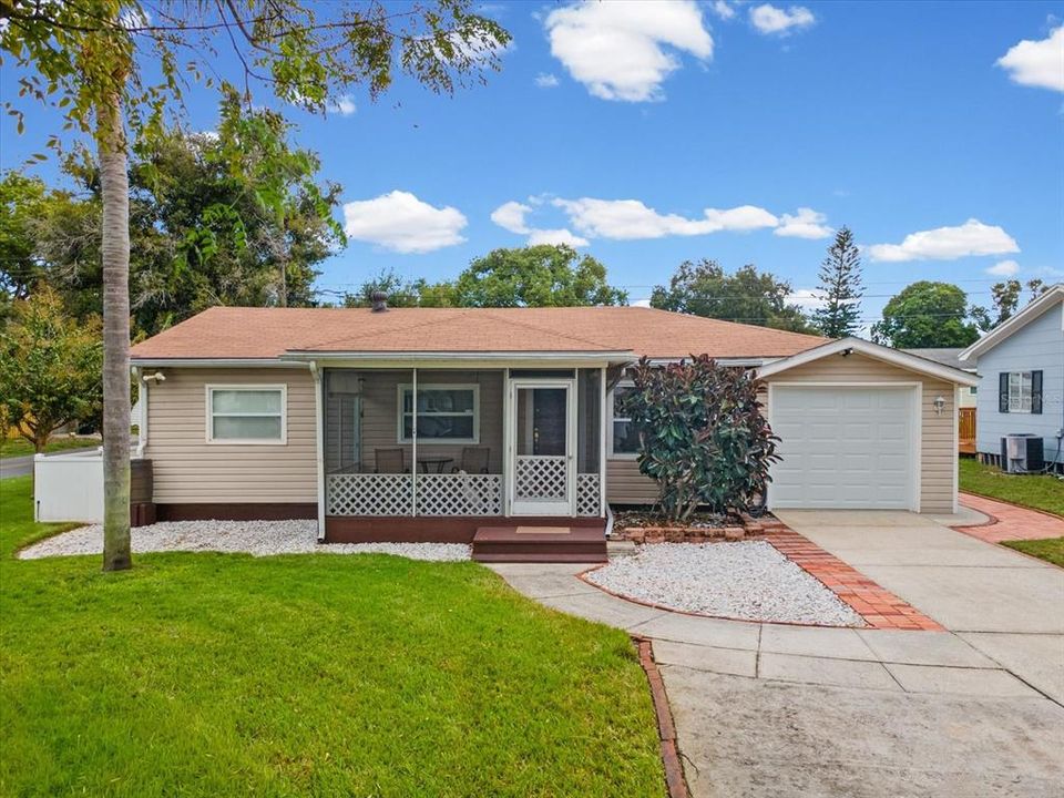 For Sale: $345,000 (2 beds, 2 baths, 1158 Square Feet)