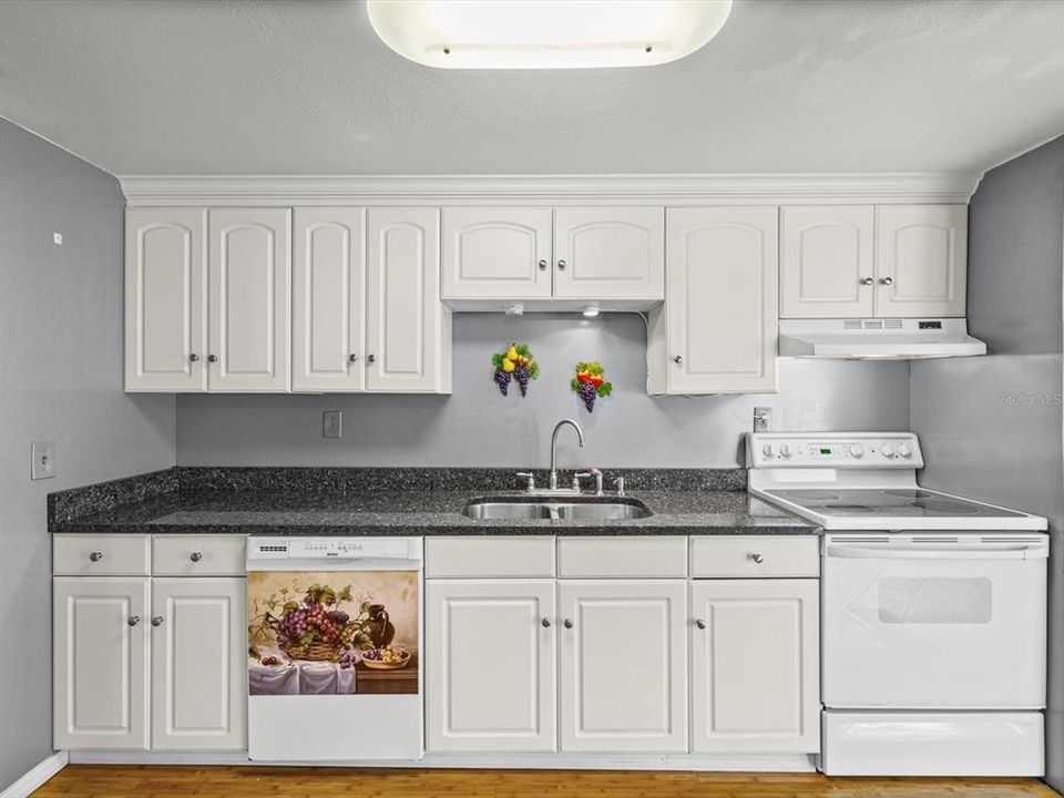 For Sale: $345,000 (2 beds, 2 baths, 1158 Square Feet)