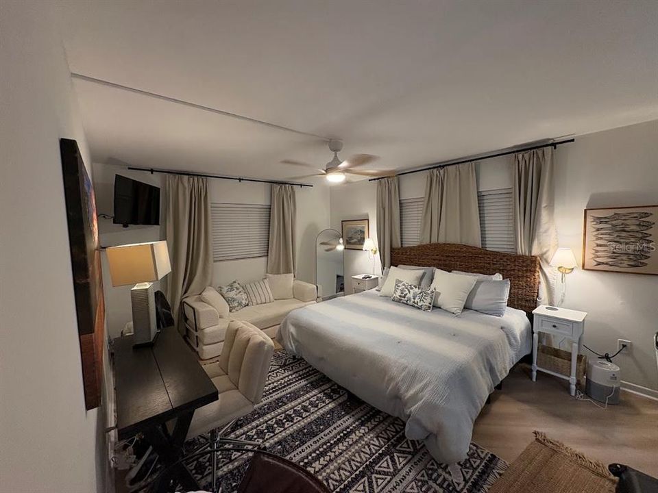 For Rent: $2,900 (1 beds, 1 baths, 745 Square Feet)