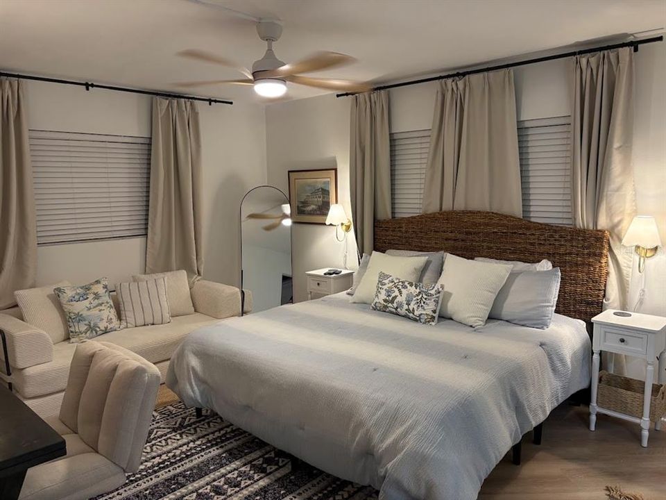 For Rent: $2,900 (1 beds, 1 baths, 745 Square Feet)