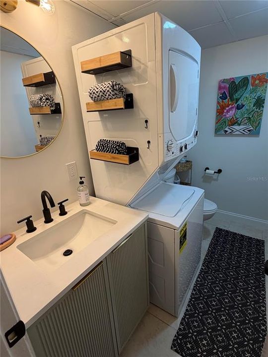 For Rent: $2,900 (1 beds, 1 baths, 745 Square Feet)
