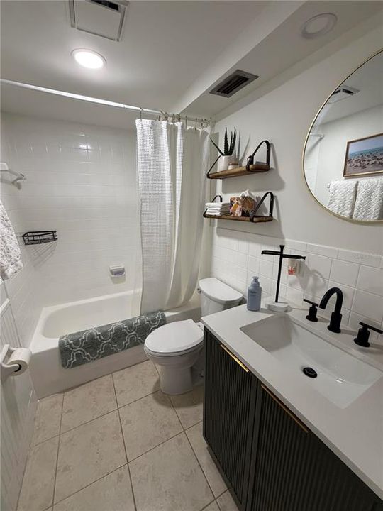 For Rent: $2,900 (1 beds, 1 baths, 745 Square Feet)